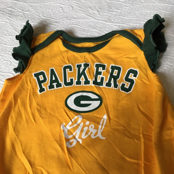 0-3m (5/$20) Packers Fanwear SunSuit/Romper by NFL - Picture 2 of 5